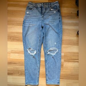 American Eagle Outfitters Light Blue Distressed Boyfriend Jeans